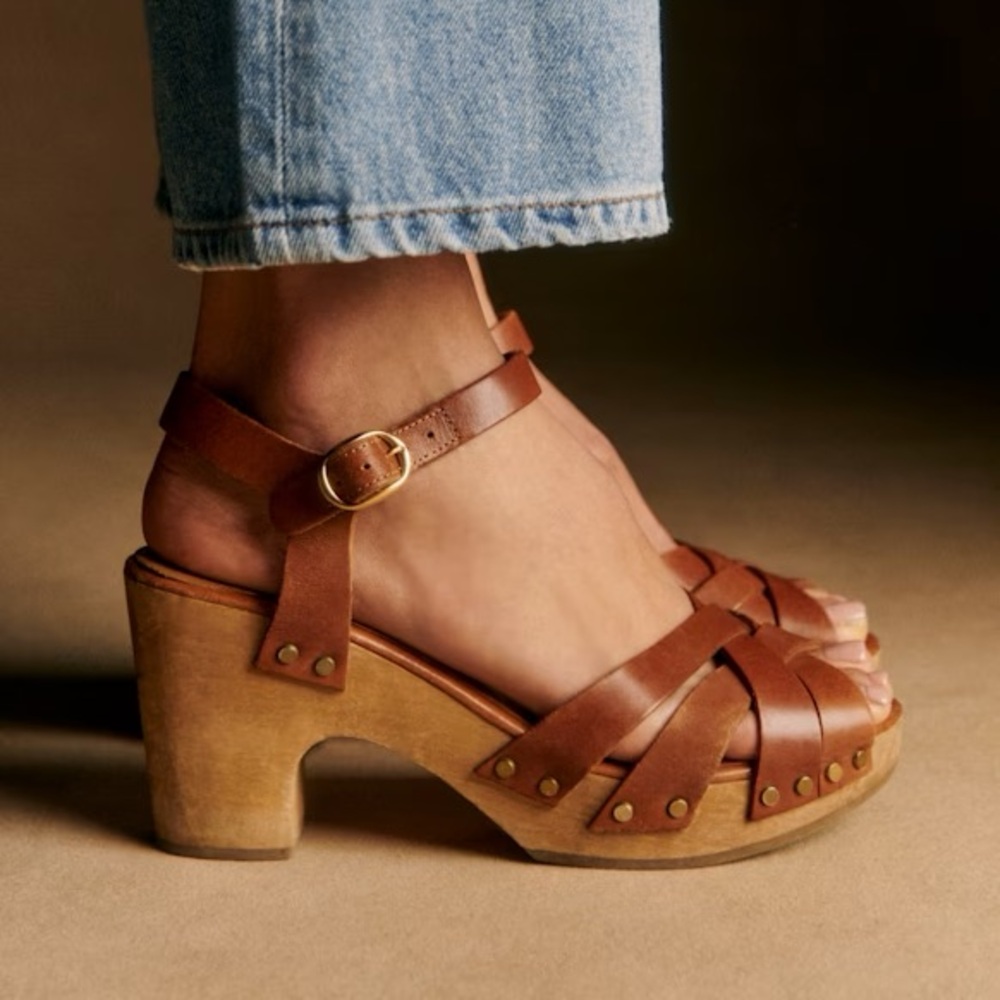 Sezane Isabelle Clogs Smooth Camel - Size 8